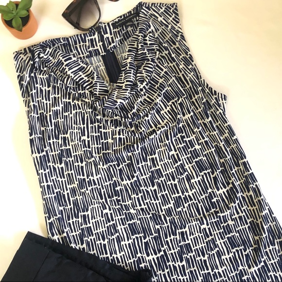 Banana Republic navy white top SP - Picture 4 of 8